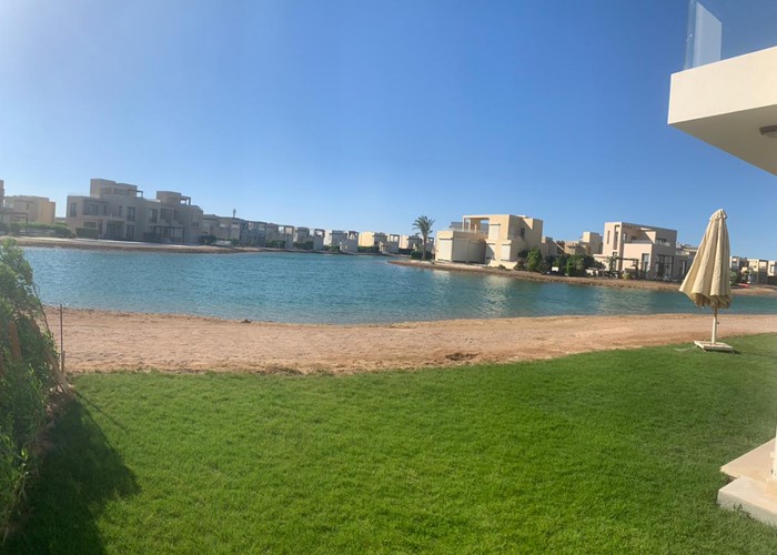 4 BR Villa with lagoon view in Tawila - 4